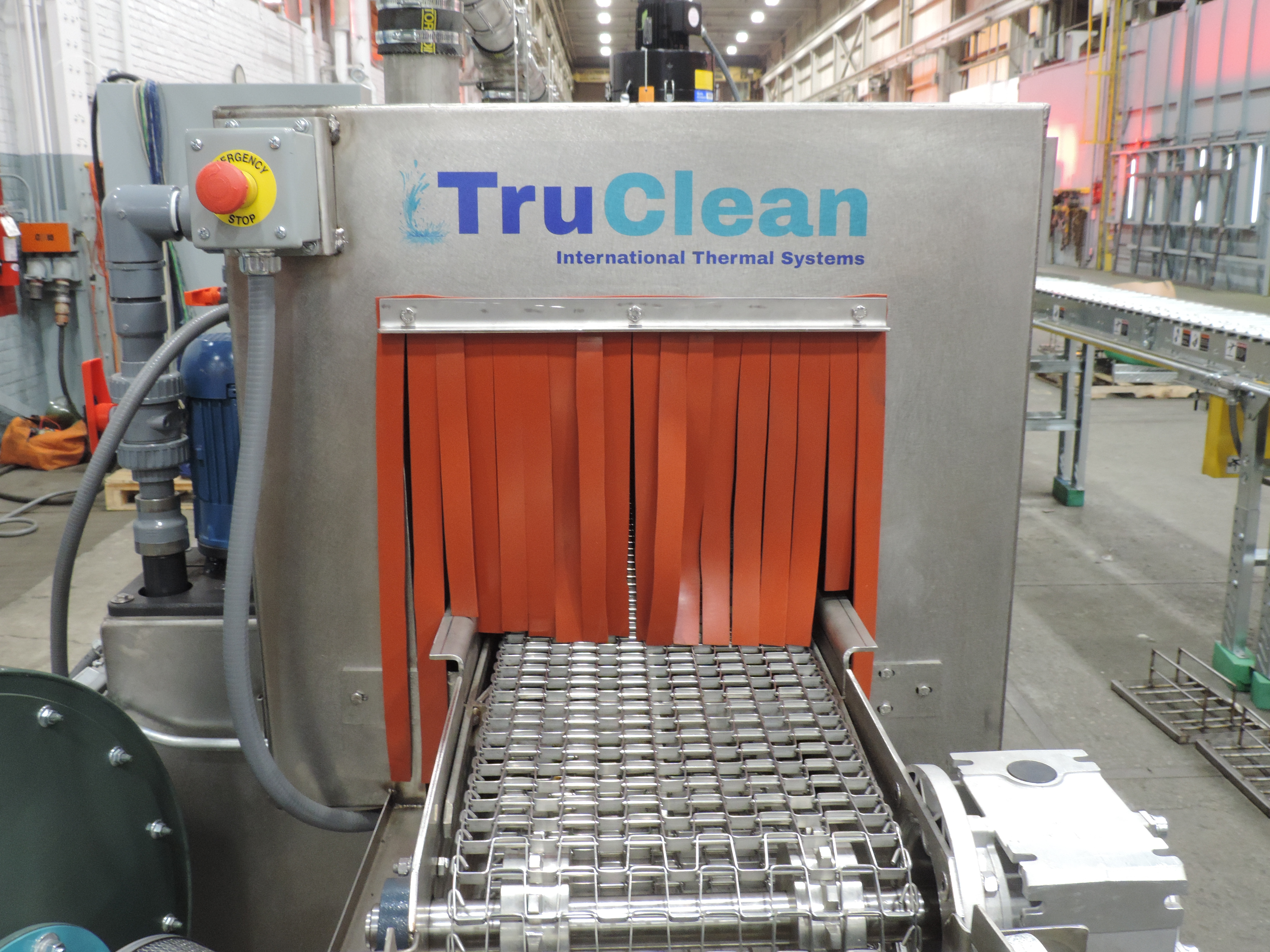 conveyor cleaning systems